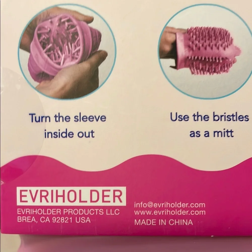 Tails & More Pink Cleaning Paw Pod with Towel